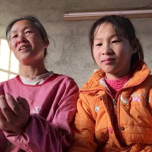 Tian mother and Cherish give thanks